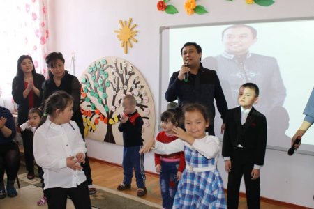 Саят Кабылулы Медеуов посетил центр дневного пребывания «Үміт».