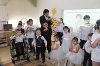 Өмірқұл Өтегенұлы Айниязов "Үміт" орталығында қонақта болды.